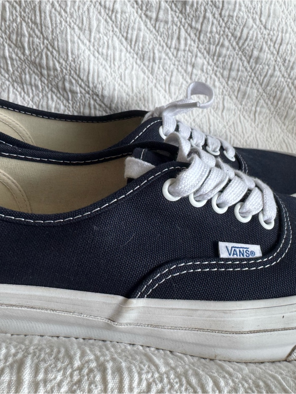 Vans Men’s 9 Low-Top Canvas Sneakers - Navy w White Laces. (Women 10.5) - Picture 2 of 6